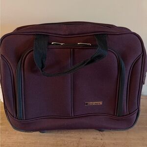 Leisure Maroon Travel Bag